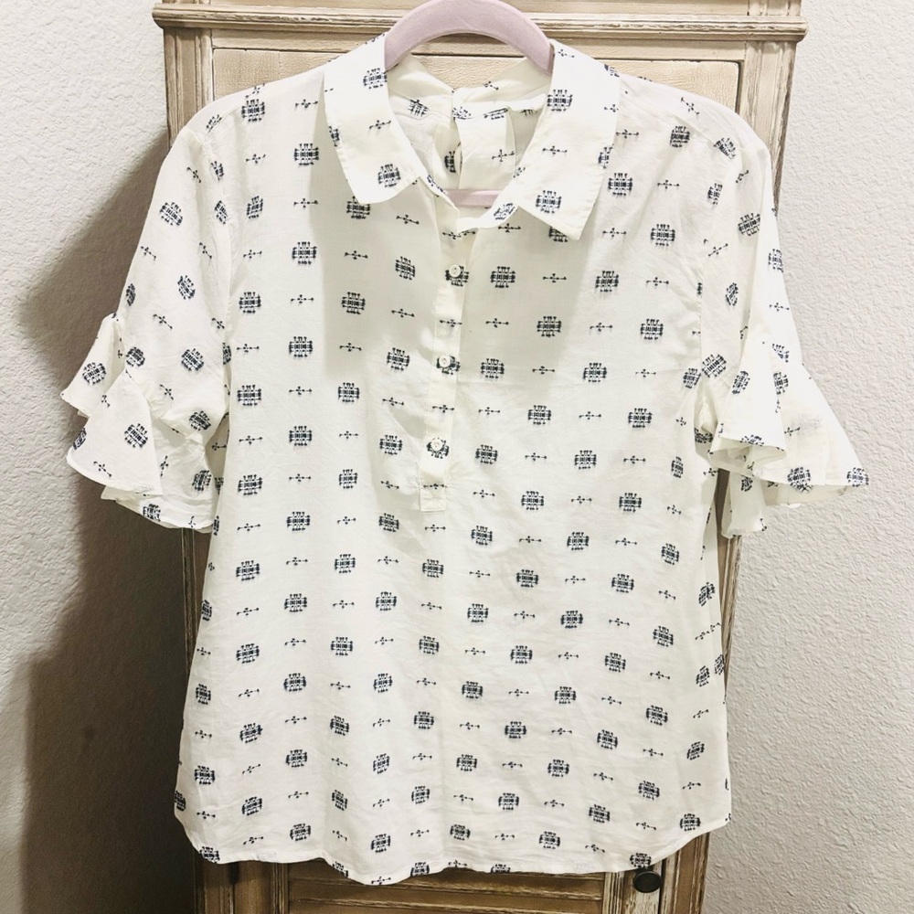 A Loves A women’s embroidered blouse size small